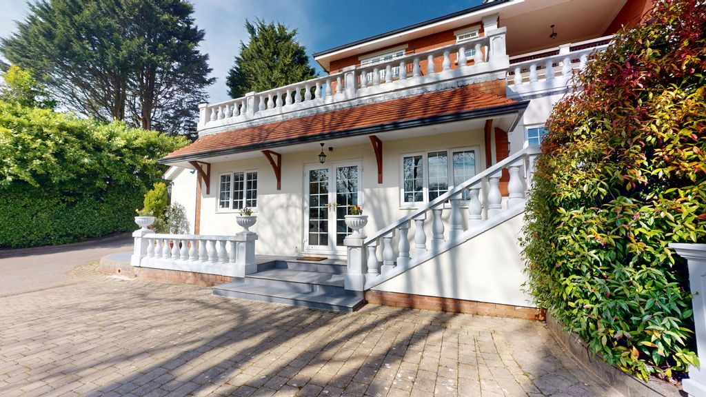 Property photo 1 of 11