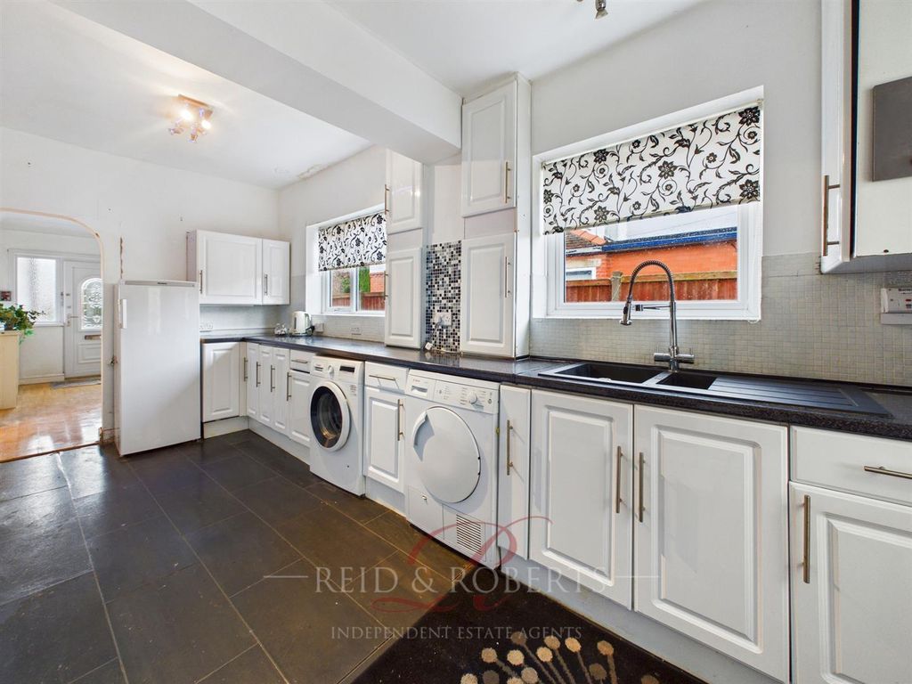 Property photo 3 of 34 Cam03999G0-Pr0227-Still010.Jpg