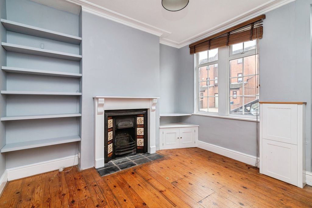 Property photo 2 of 17 Photo