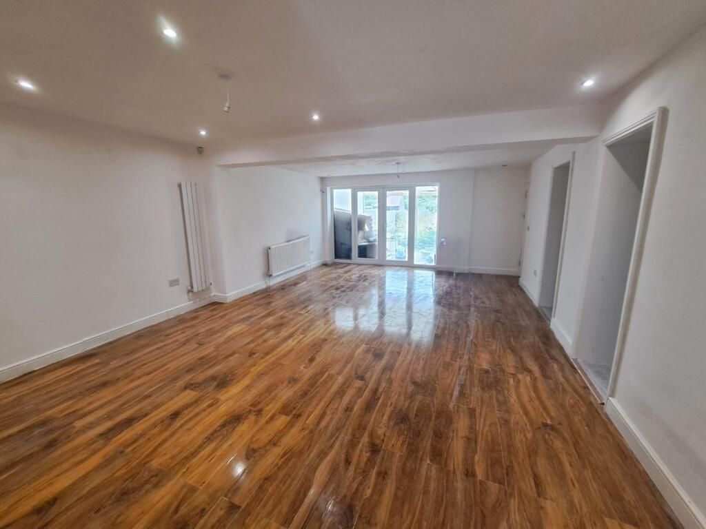 Property photo 1 of 13 6 Bed End Terrace HMO Property