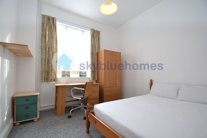 Property photo 3 of 7 Photo 9