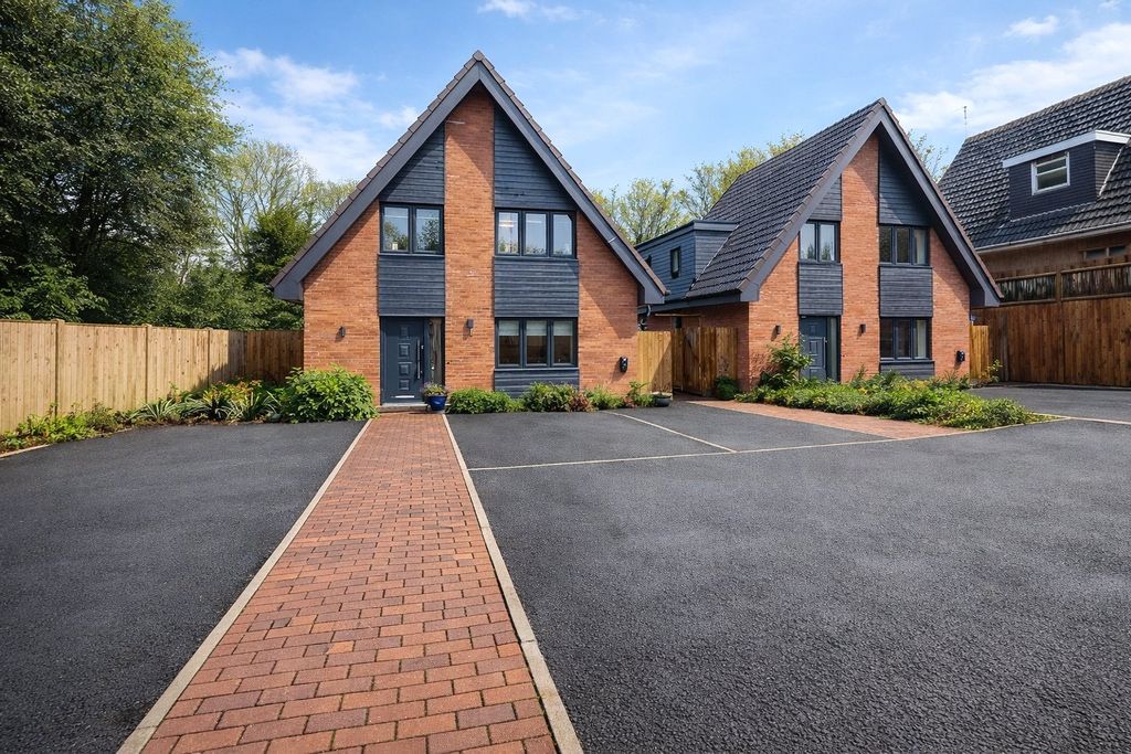 Property photo 1 of 15 Front