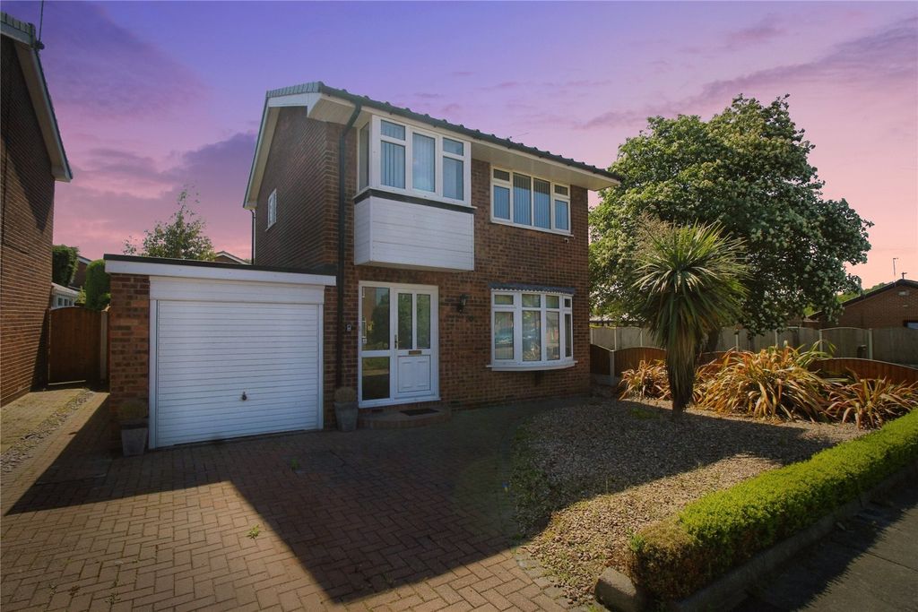 Property photo 1 of 15 Outside