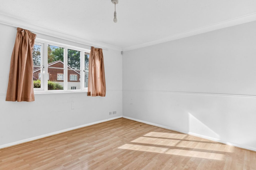 Property photo 3 of 8
