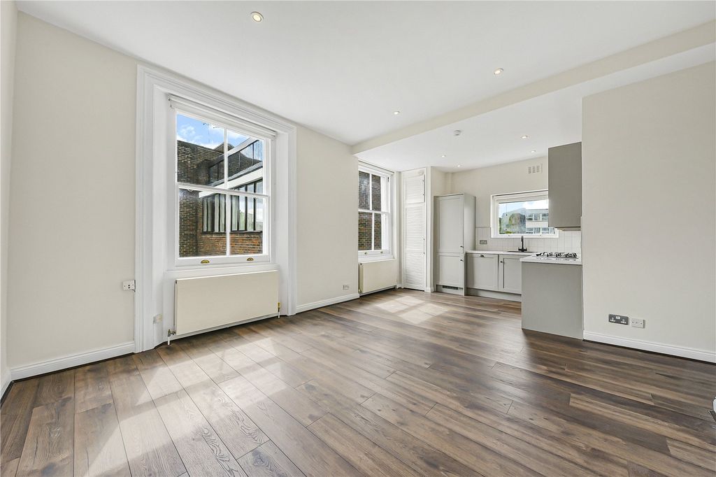 Property photo 1 of 7 Kitchen/Reception