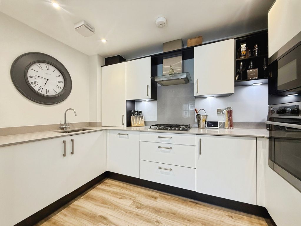 Property photo 1 of 21 Pbox-Img.Jpeg