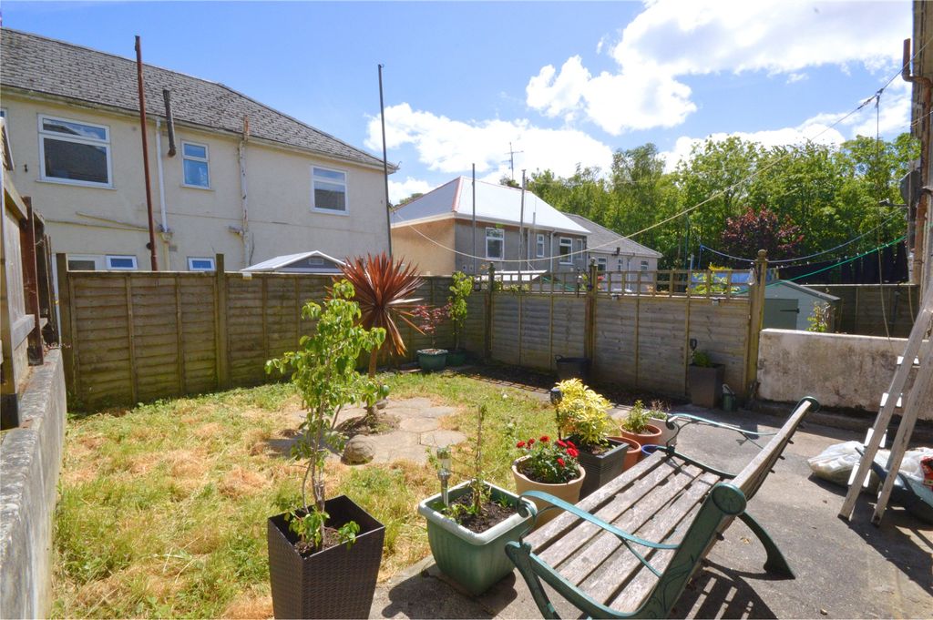 Property photo 2 of 14 Garden