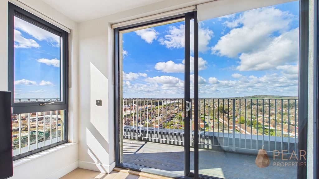 Property photo 3 of 14