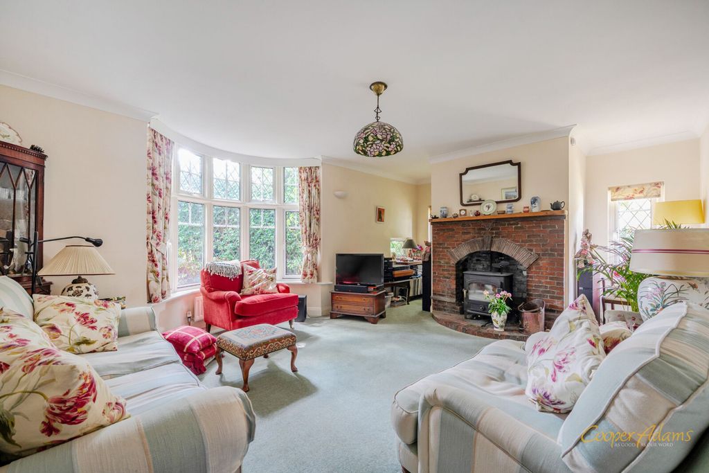 Property photo 2 of 16 Sitting Room