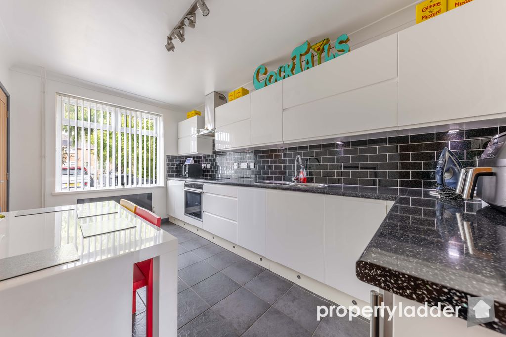 Property photo 3 of 15 Pl-3