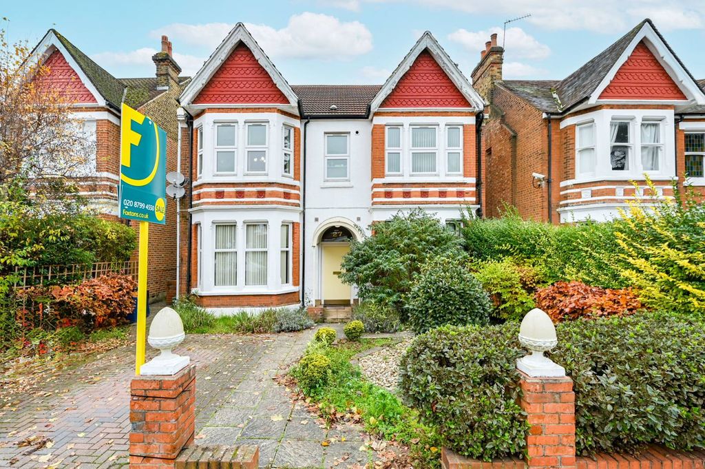 Property photo 2 of 11