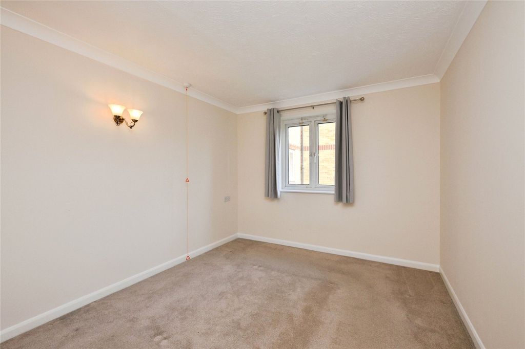 Property photo 3 of 11 Bedroom