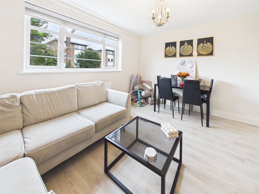 Property photo 3 of 10 Picture No. 02