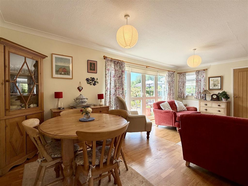 Property photo 2 of 35