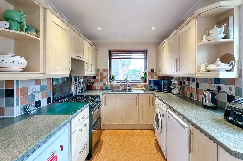 Property photo 3 of 17 Picture No. 15