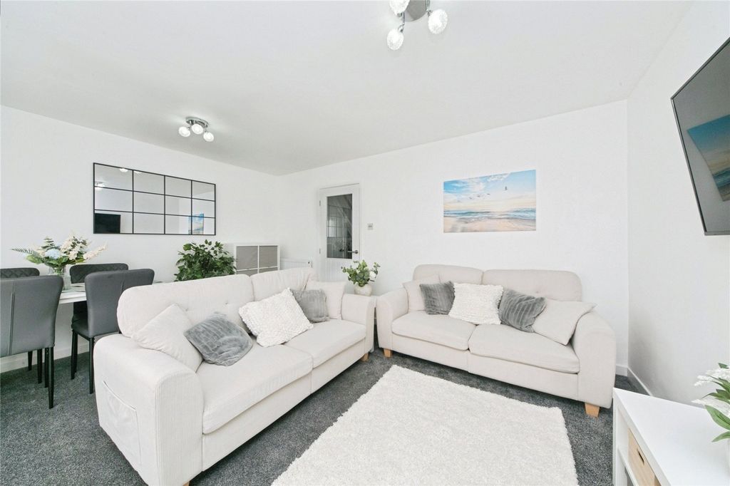 Property photo 2 of 21 Picture No. 64