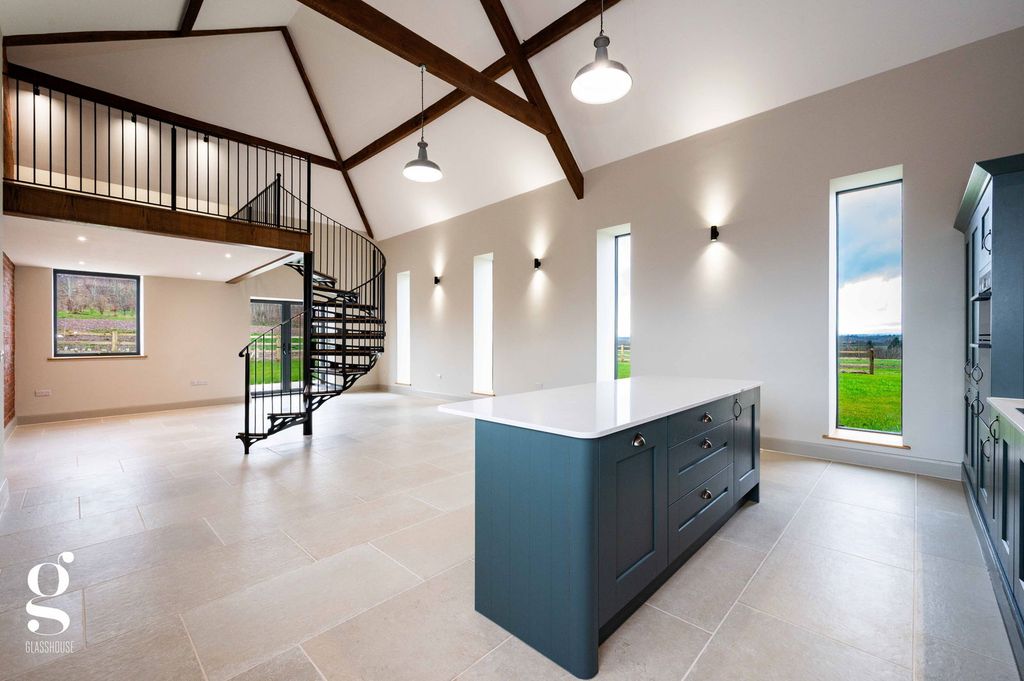 Property photo 3 of 26