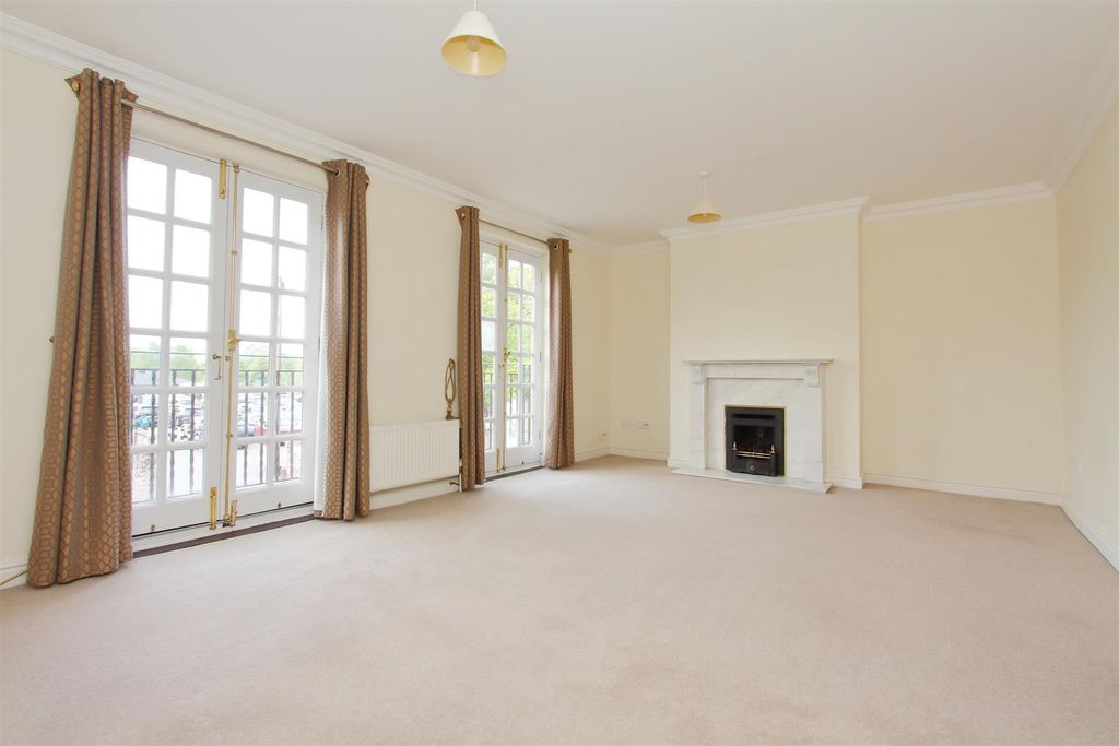 Property photo 3 of 18 Reception Room