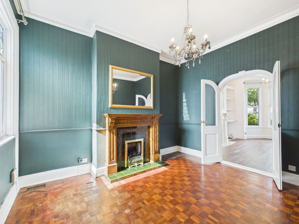 Property photo 2 of 11 4519087