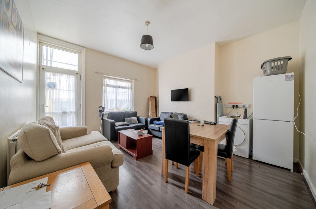 Property photo 2 of 9 1441017-11-69Df91...