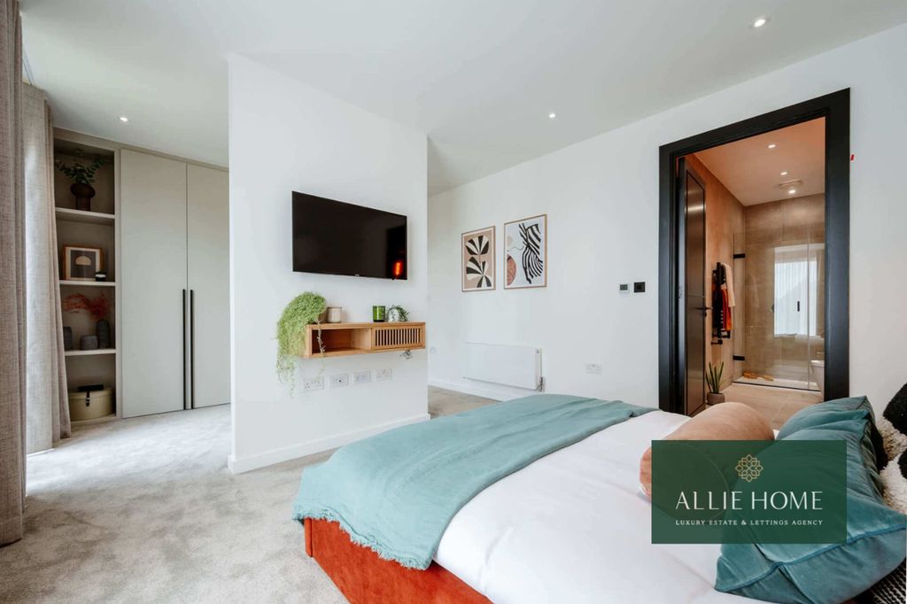 Property photo 3 of 24