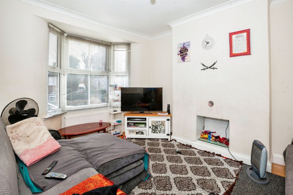 Property photo 2 of 16