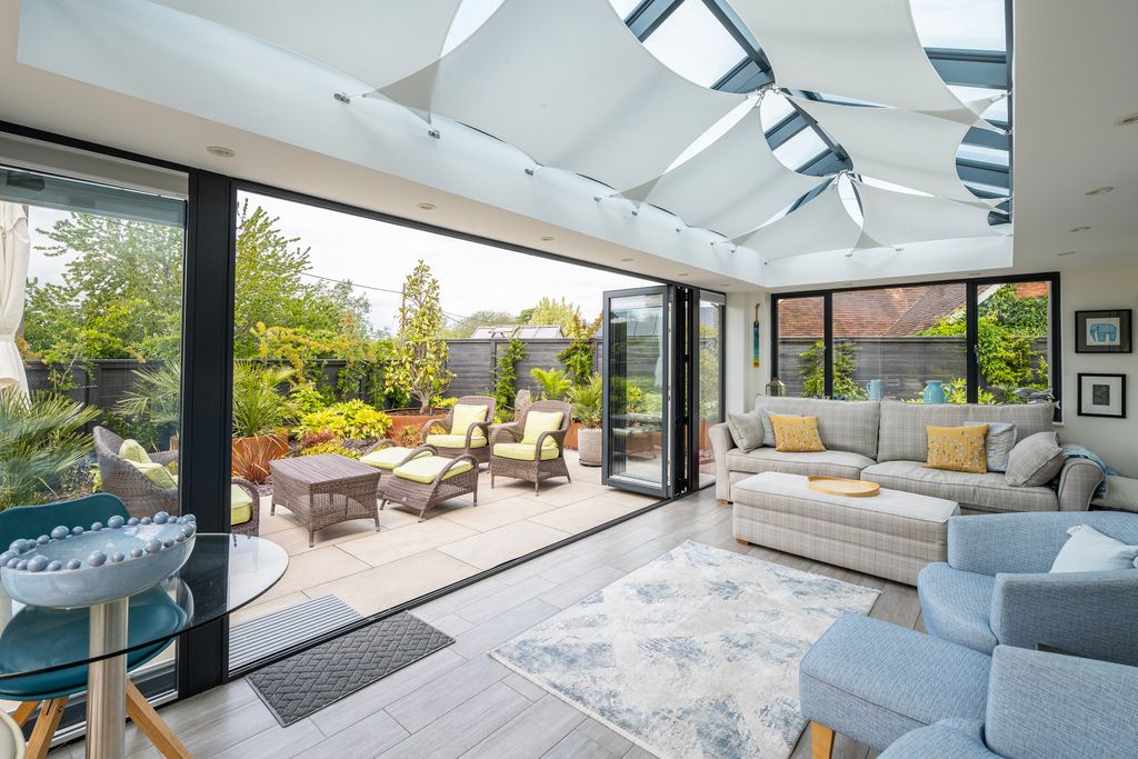 Property photo 2 of 33