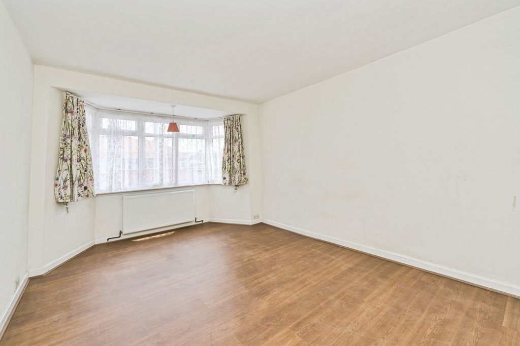 Property photo 2 of 20 1861205-22
