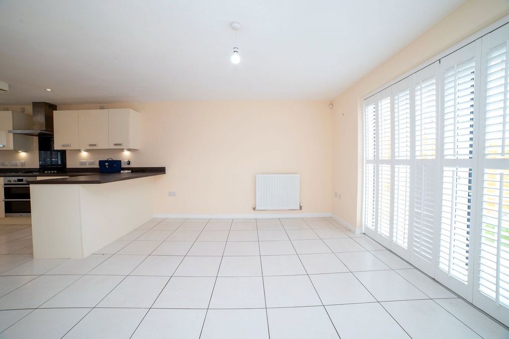 Property photo 3 of 19 Picture No. 15