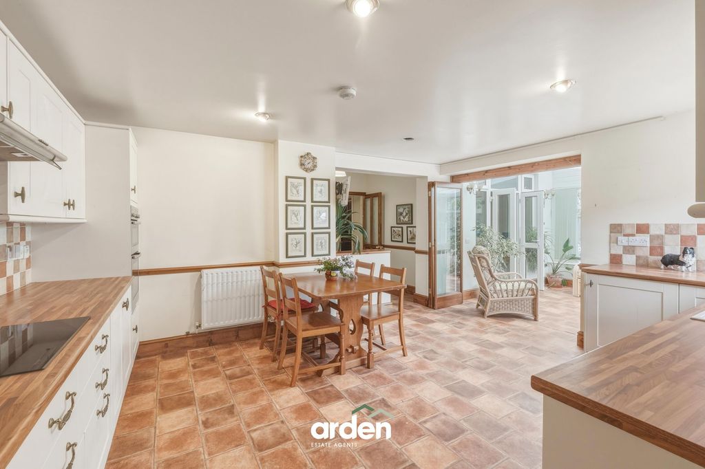 Property photo 2 of 19