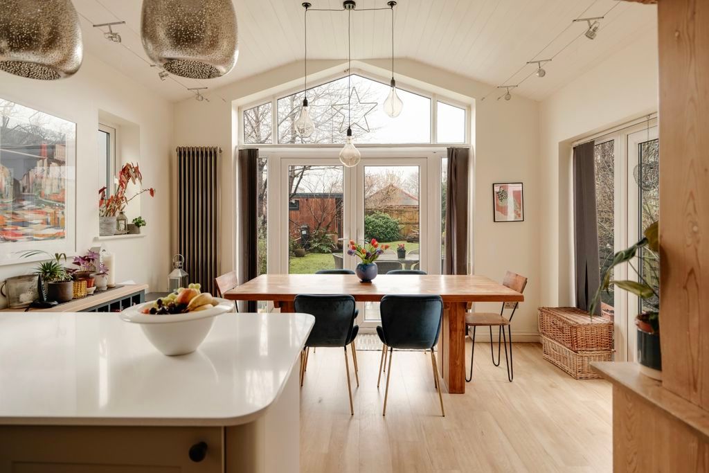 Property photo 2 of 20 Dining Area