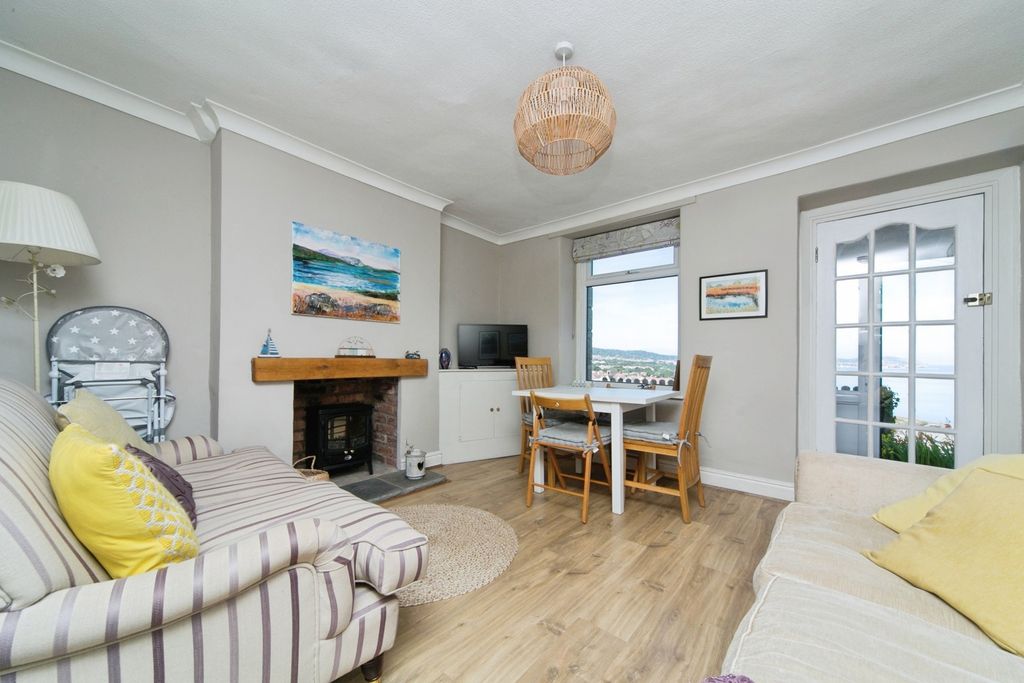 Property photo 2 of 17 Photo