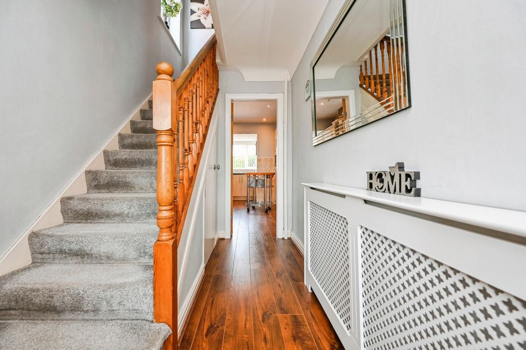 Property photo 2 of 17 Pbox-Img.Jpg