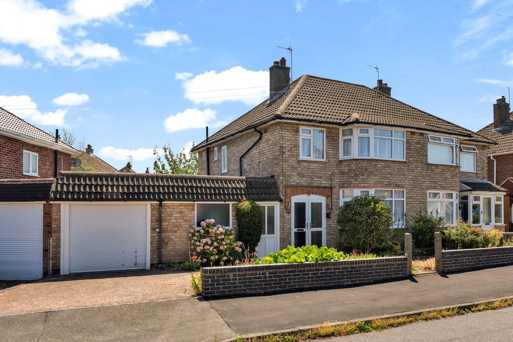 Property photo 1 of 21