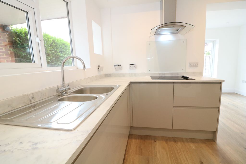 Property photo 3 of 10 Img_6750