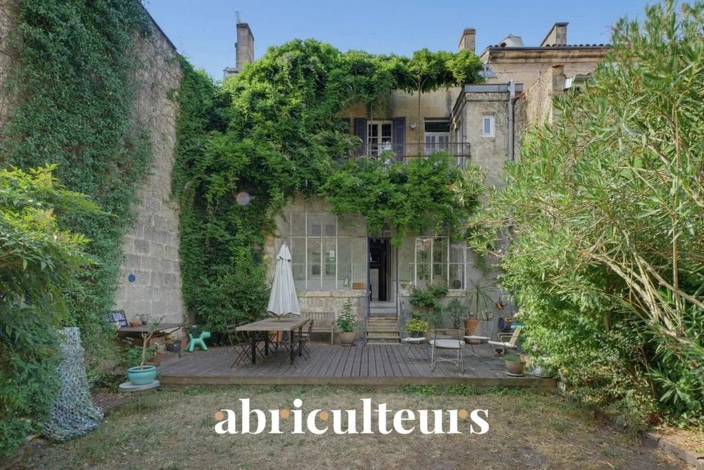 Property photo 1 of 18 Georgian-Style House With Garden And Terrace For Sale In Bordeaux