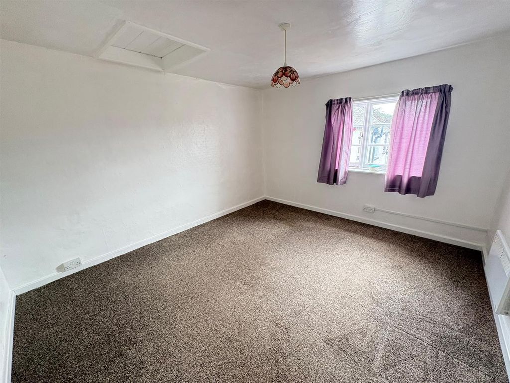 Property photo 3 of 10 Bc50c22E-d912-412d-A025-0A8B80974B0c.Jpg