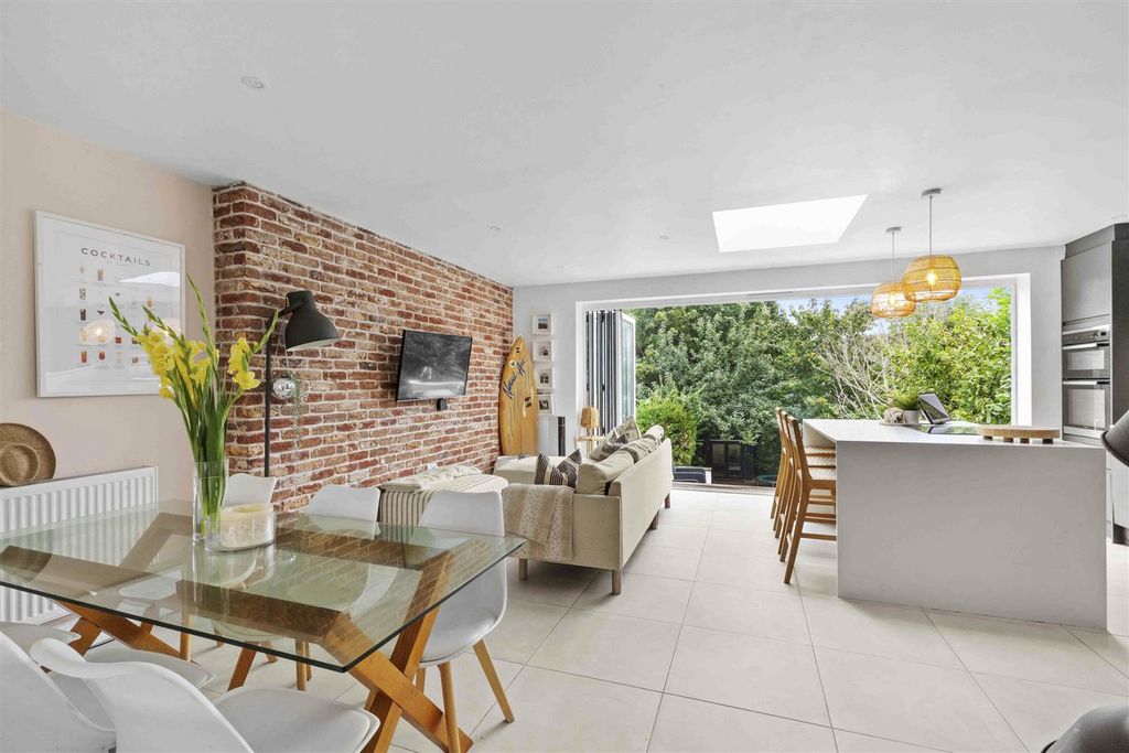 Property photo 2 of 16 Open Plan Lounge/Kitchen/Diner