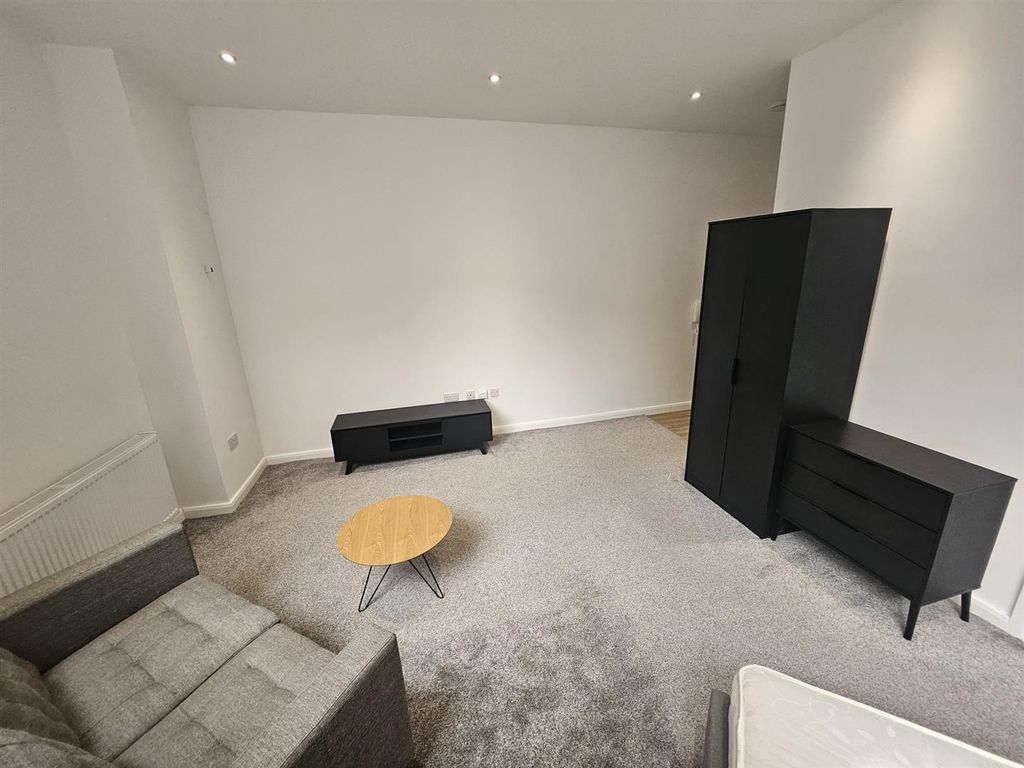 Property photo 2 of 10 8785Fcc4-d309-4474-A65B-B7985c959E19.Jpg