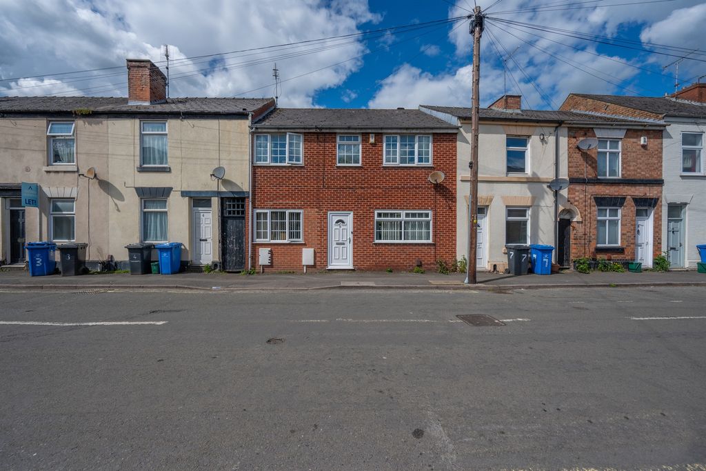 Property photo 1 of 18