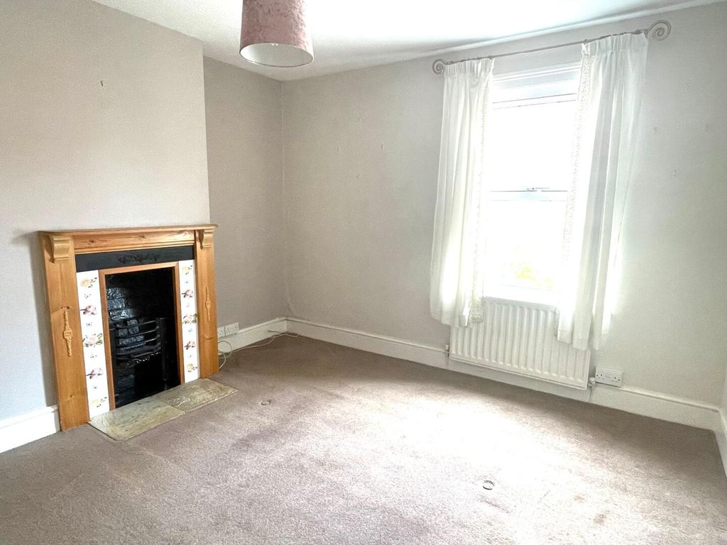 Property photo 3 of 22 Living Room