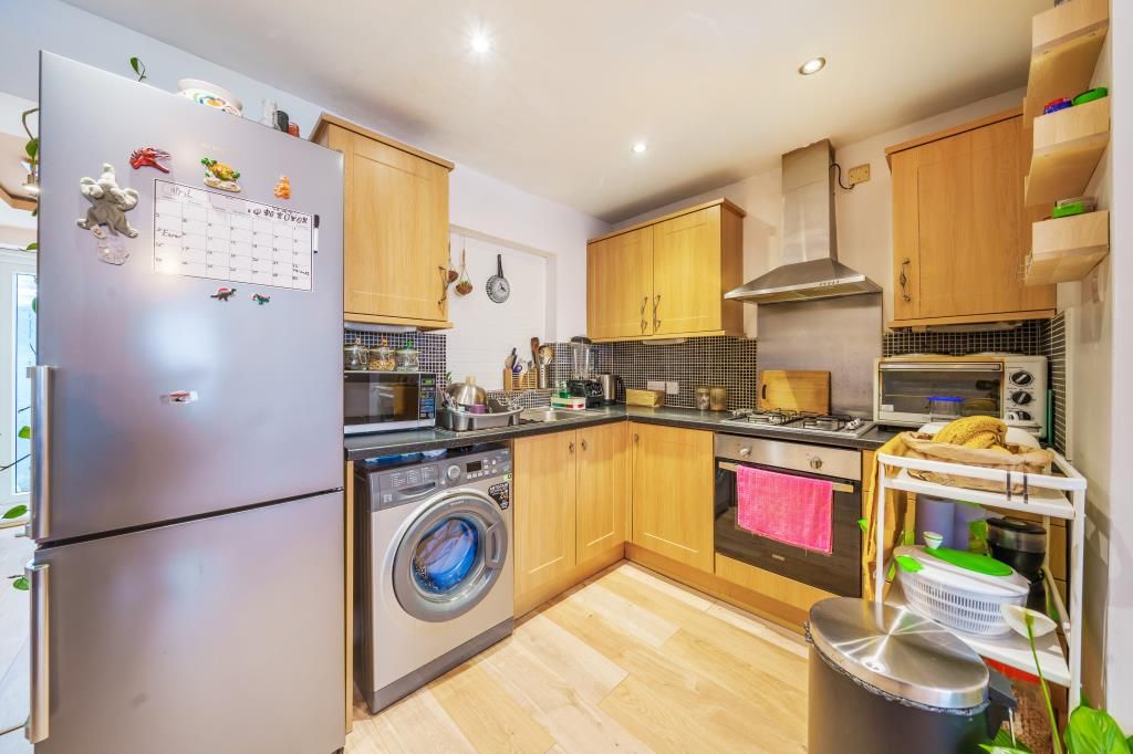 Property photo 3 of 9 Kitchen