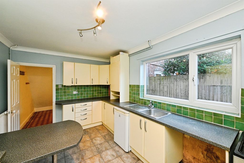 Property photo 2 of 16
