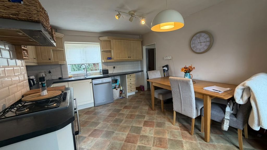 Property photo 3 of 17 5527272