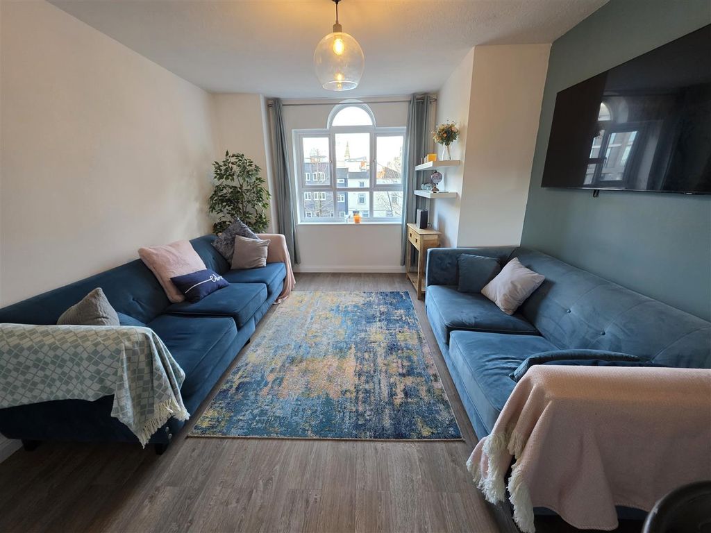 Property photo 2 of 12 20251117_142402.Jpg