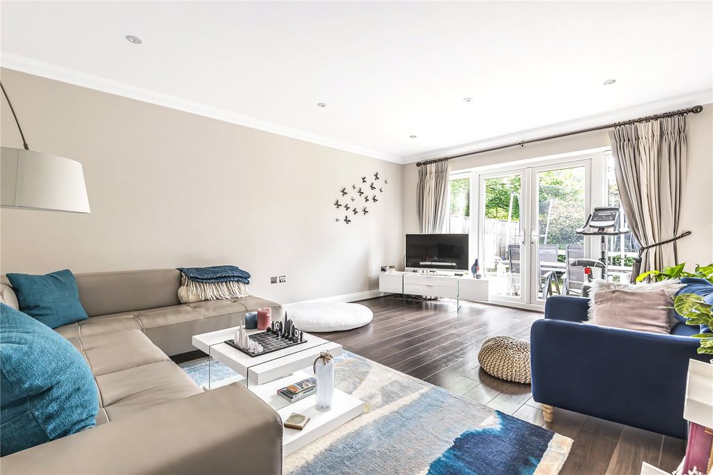 Property photo 2 of 9 Picture No. 13