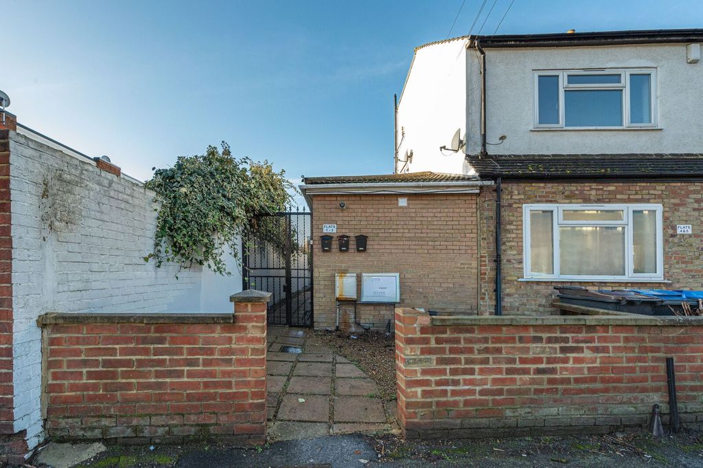 Property photo 2 of 19