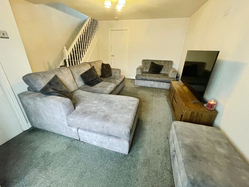 Property photo 2 of 17 Lounge