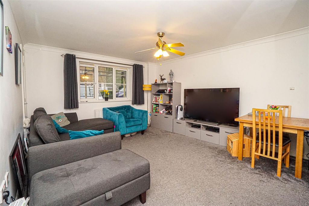 Property photo 2 of 12 Dsc08450.Jpg