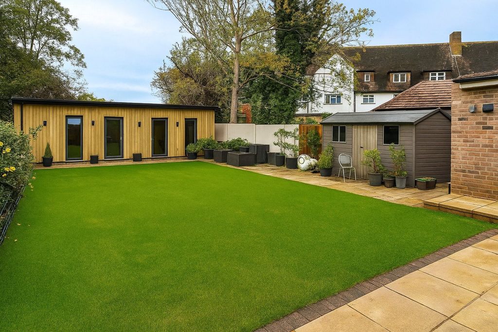 Property photo 2 of 29 Garden